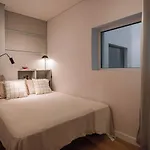 Marinha - 2 Bedrooms And Shared Pool In Arroios